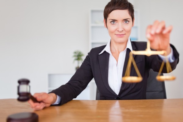 Rôles et idées reçues d’un huissier de justice à Huy